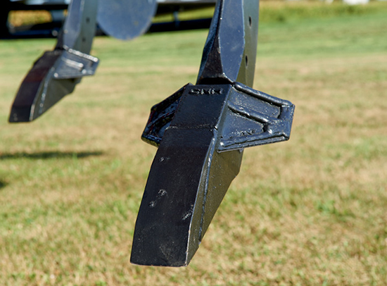 Rippers and disc harrows