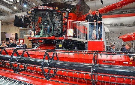 На виставці Agritechnica-2017 компанія CASE IH продемонструвала комбайн Axial Flow 9240 в максимальній комплектації