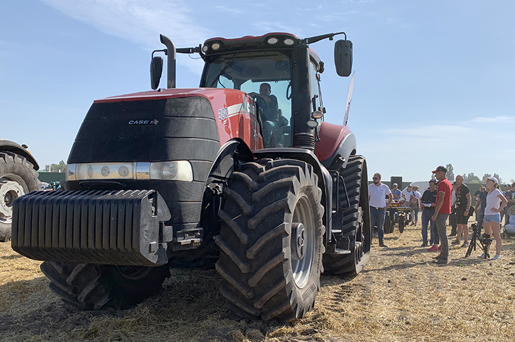 Компанія TITAN MACHINERY продемонструвала техніку для обробки грунту в Київській області