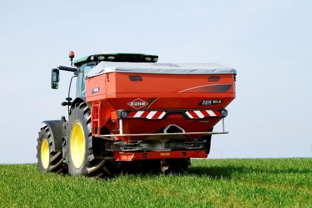 KUHN AXIS Mineral fertilizer spreader