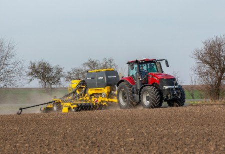 Profit economy: how does Zlatar farming got a better harvest