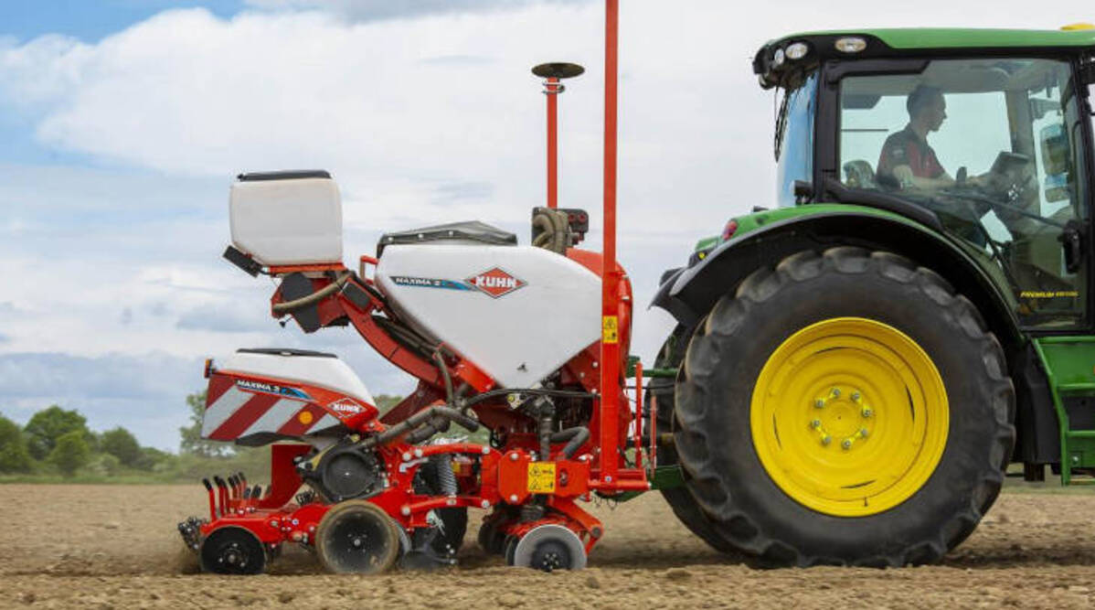 Pneumatic precision seed drill KUHN MAXIMA 3 TRM E
