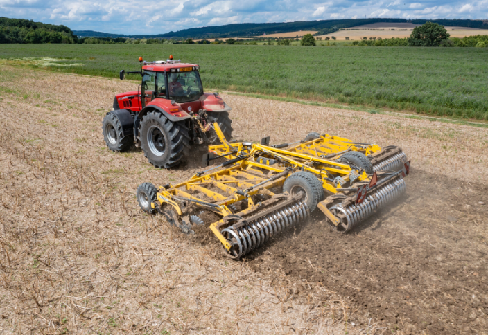 "It won't let you down!" - that's what farmers who use the BEDNAR SWIFTERDISC disc cultivator say