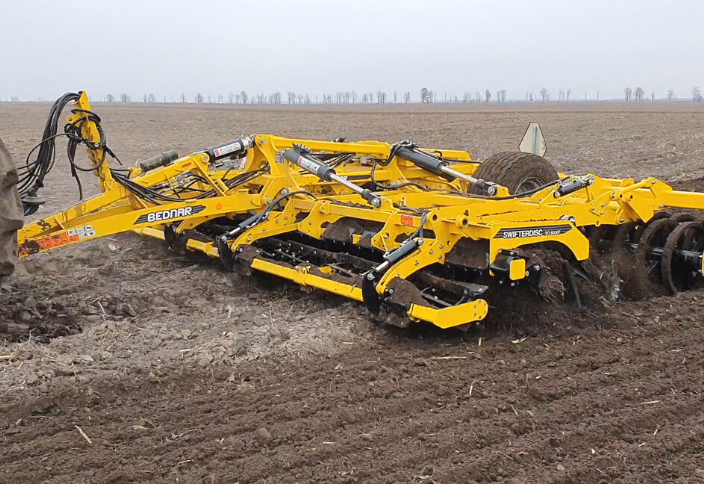"It won't let you down!" - that's what farmers who use the BEDNAR SWIFTERDISC disc cultivator say