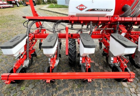 When it is calm for sowing: FG "Viorika" starts the third season with KUHN Planter Select