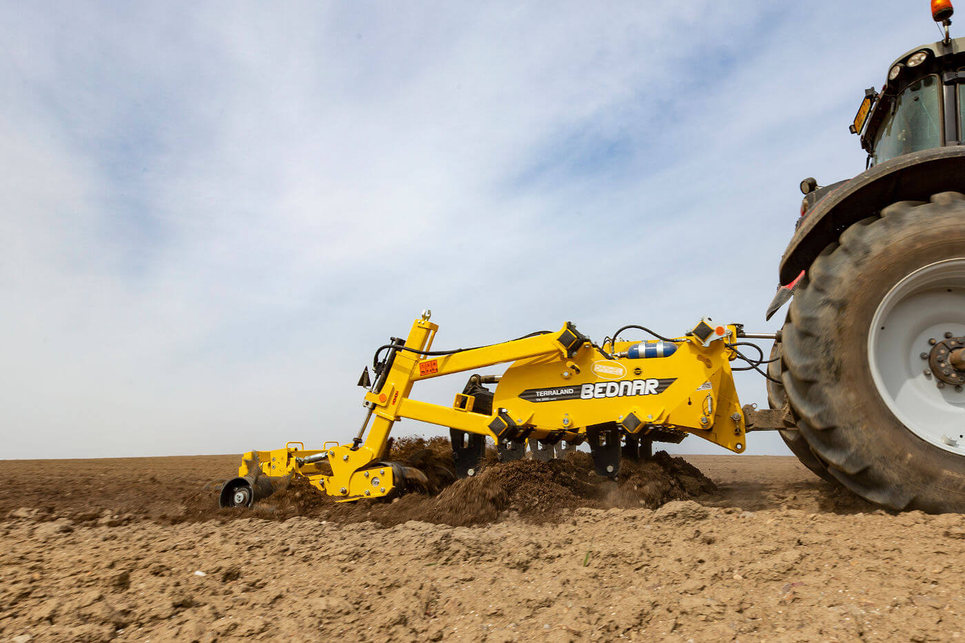 Rippers and disc harrows