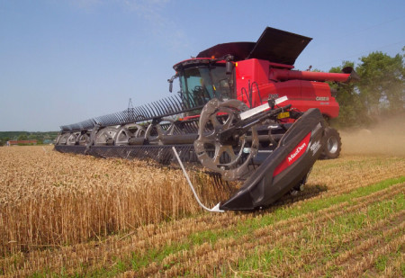 Fast harvest with minimal losses: DEMO-tour of the Case IH Axial Flow 250 series combine with the MacDon FD235 harvester