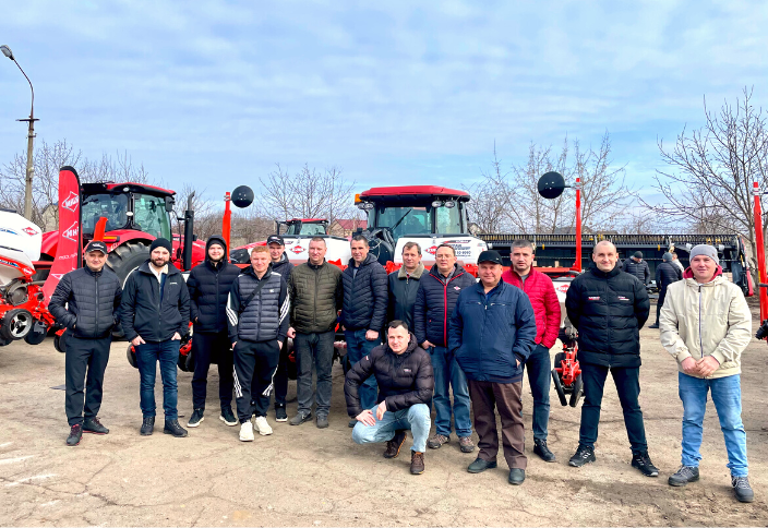 Відкриті можливості: Тайтен Машинері Україна презентувала наявну техніку для поля 2024