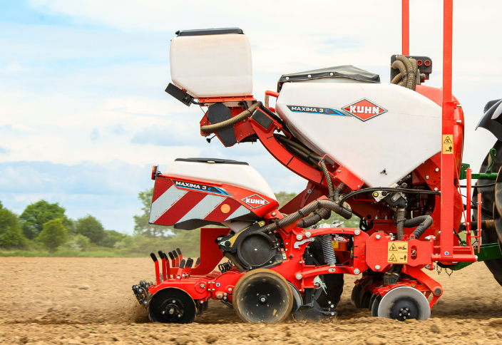 Precision, Speed, Savings on Fertilizers and Seeds: KUHN MAXIMA 3 TMR E High-Precision Pneumatic Seeder