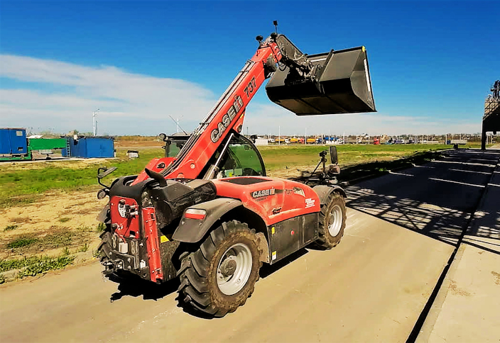 "NIBULON" Acquires New Case IH Farmlift Loaders