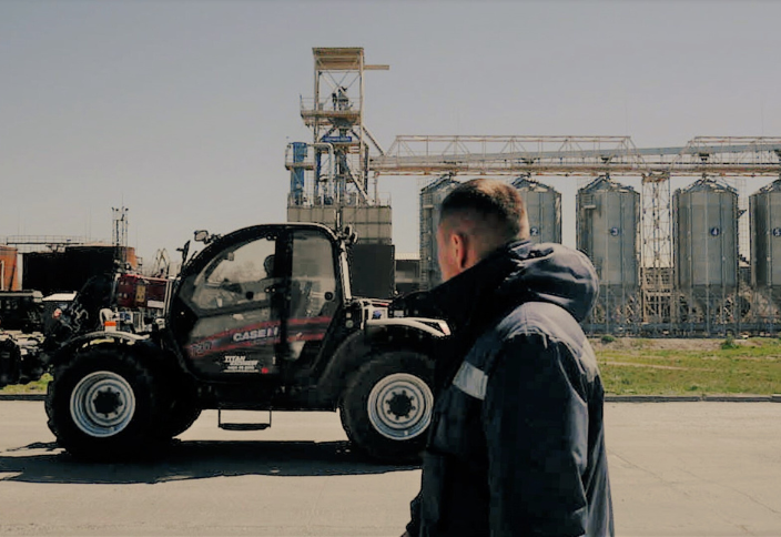 "NIBULON" Acquires New Case IH Farmlift Loaders