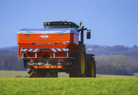 KUHN AXIS fertilizer spreaders - unmatched precision in application