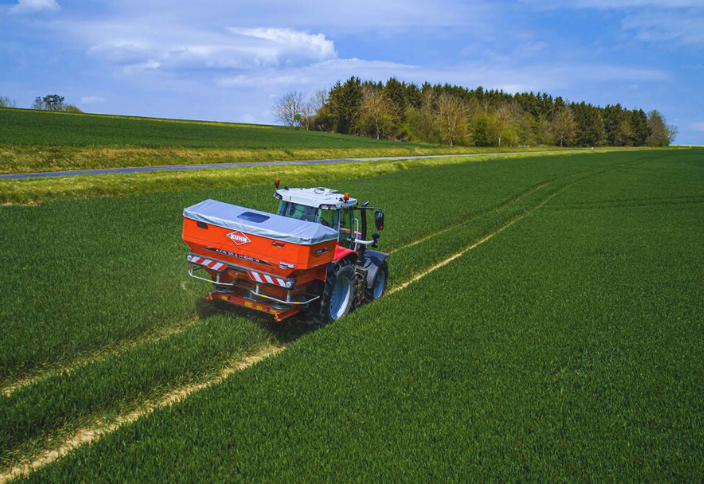 KUHN AXIS fertilizer spreaders - unmatched precision in application