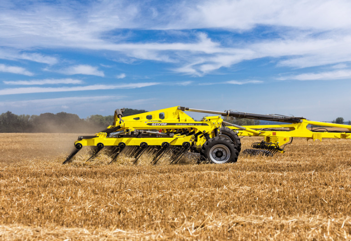 Disking or cultivation: How to work residues into the soil more efficiently after harvest?