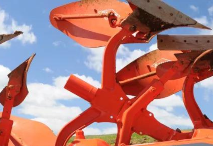 The MULTI-MASTER 123 from KUHN: the ideal choice for medium-sized farms in Ukraine