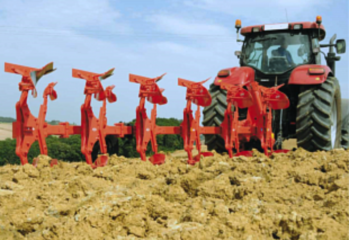 The MULTI-MASTER 123 from KUHN: the ideal choice for medium-sized farms in Ukraine