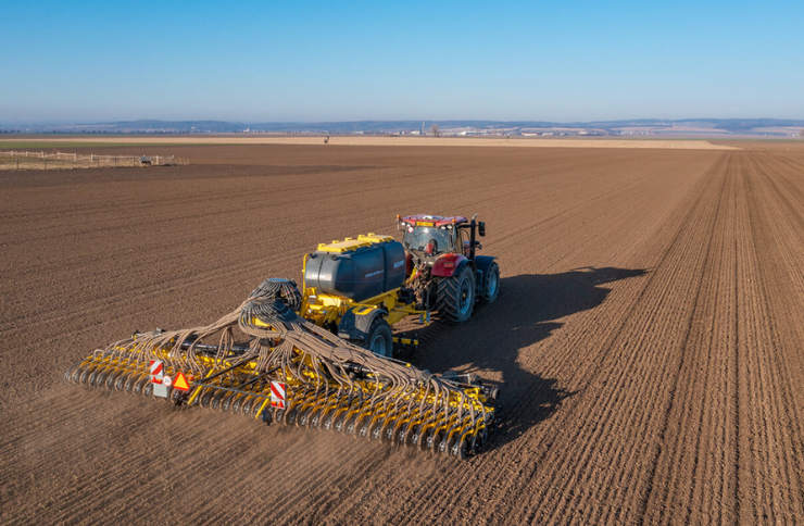 Сівалка CORSA CN у поєднанні з бункерами COMBO SYSTEM CS та FERTI-CART: Ідеальне рішення для ефективного посіву