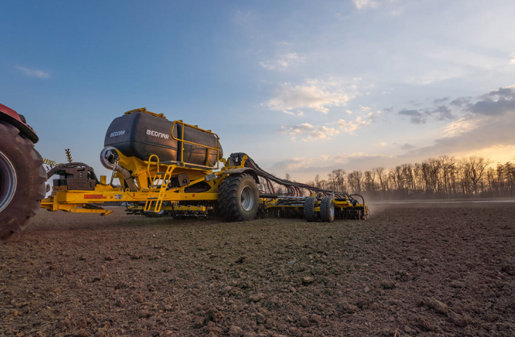 CORSA CN Seed Drill in Combination with COMBO SYSTEM CS and FERTI-CART Hoppers: The Ideal Solution for Efficient Sowing