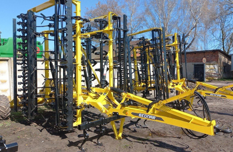 Quality sowing starts with perfect soil: Ukrlandfarming is updating its fleet of machinery with BEDNAR equipment.