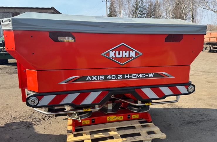 KUHN AXIS 40.2 H-EMC-W - точність, що виправдала очікування господарства