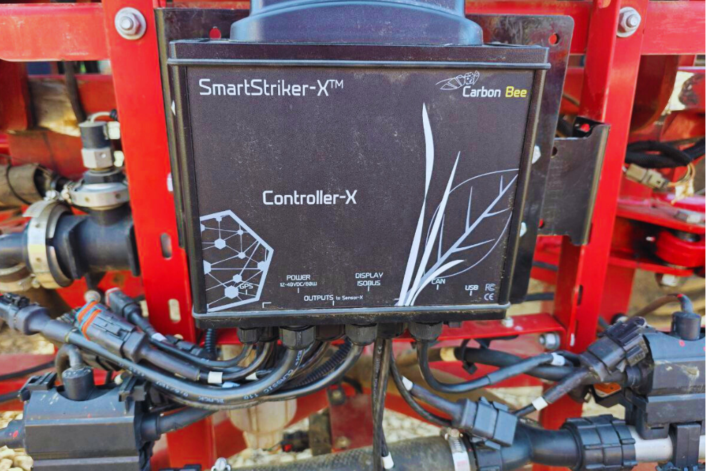 Інтелектуальна система селективного обприскування Carbon Bee Smart Sticker X