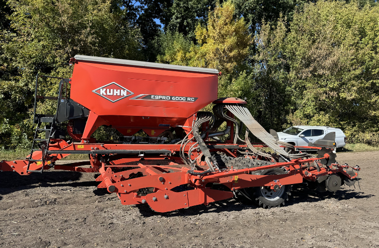 KUHN ESPRO seeding system: efficiency, precision and speed in one pass