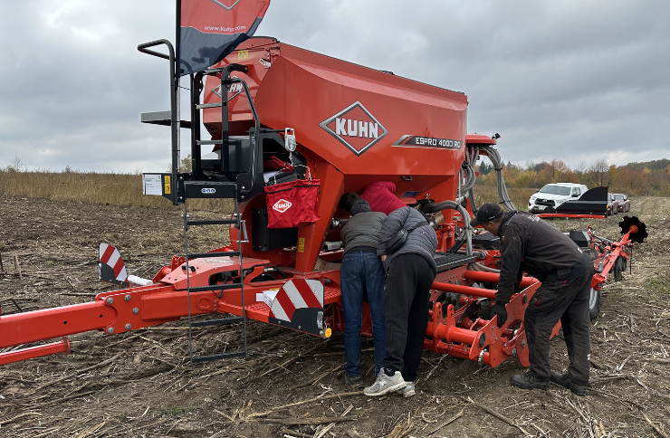 KUHN ESPRO seeding system: efficiency, precision and speed in one pass