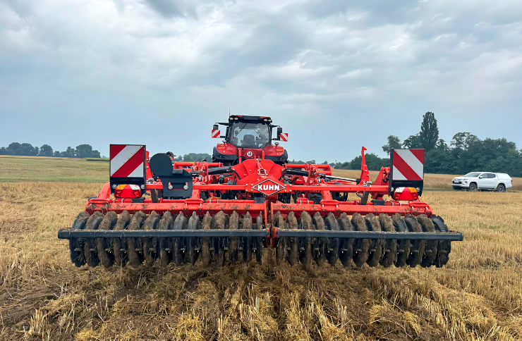 KUHN PERFORMER SELECT — багатофункціональний агрегат для ефективного обробітку ґрунту