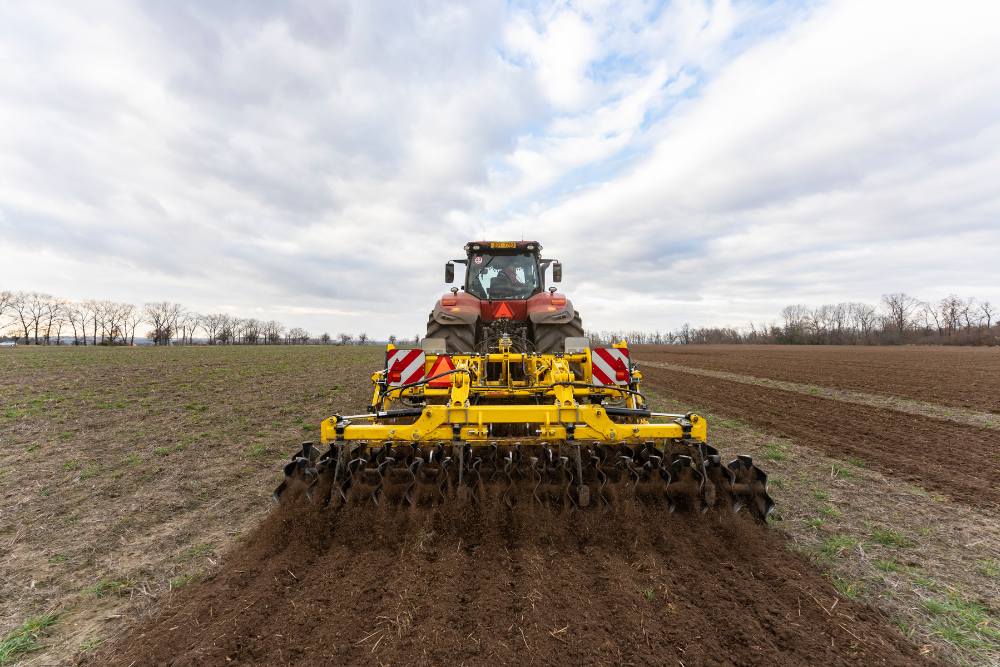 Rippers and disc harrows